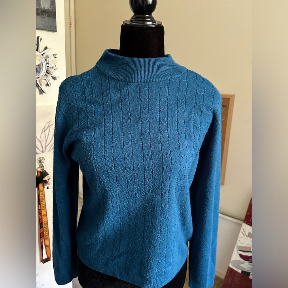 Dark Green/Turquoise sweater